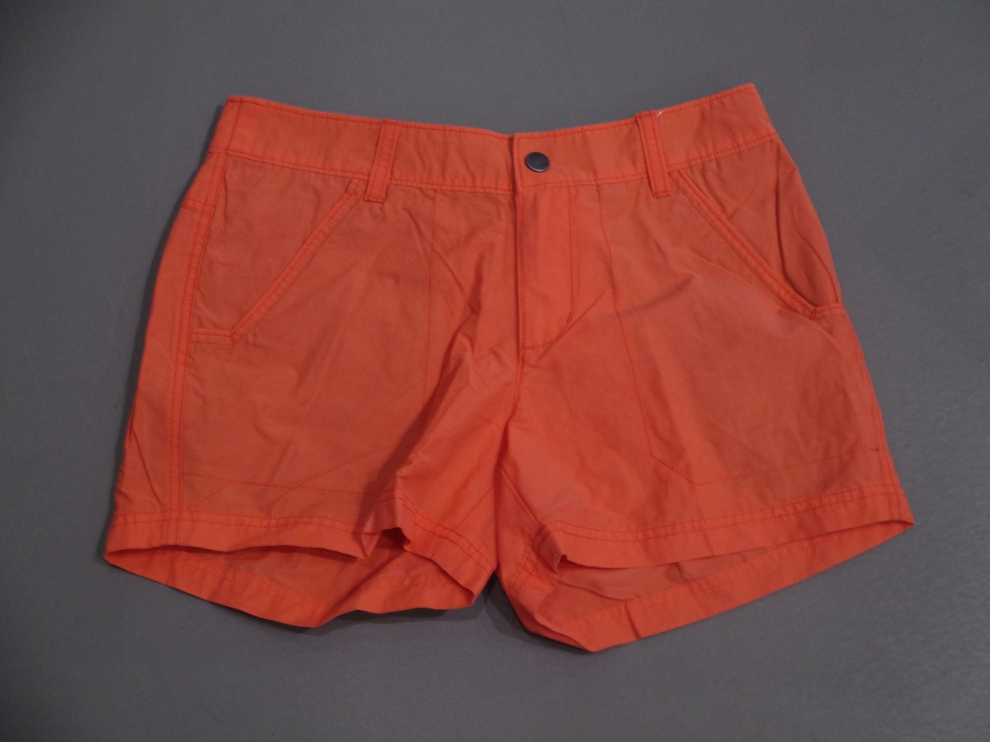 columbia ARCH CAPE SHORT Hose Frauen coral