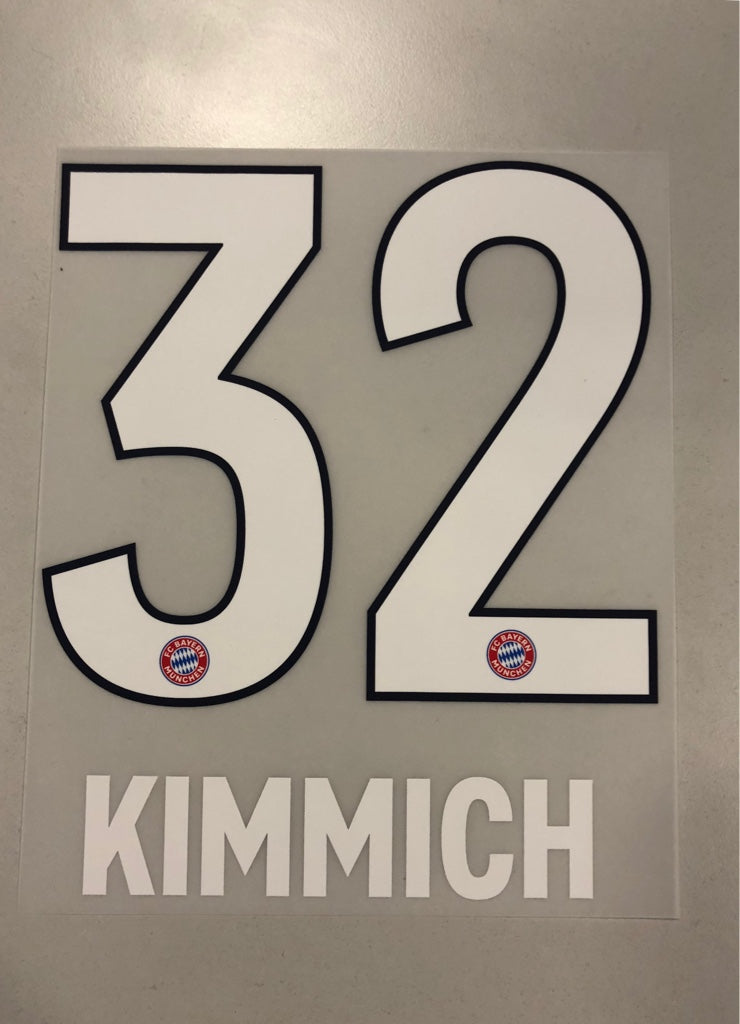 Original FC Bayern München Trikot-Flock 17cm - KIMMICH 32