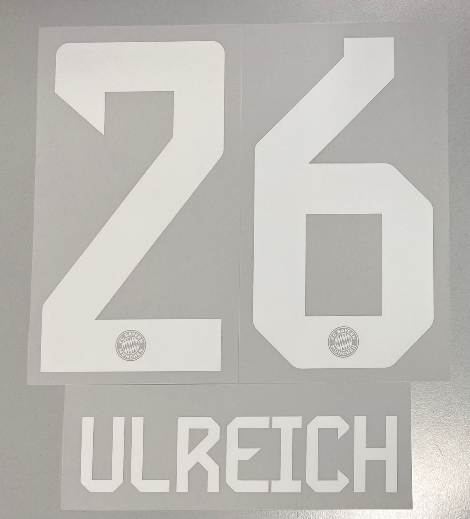 Original FC Bayern München Trikot - Flock 18cm - ULREICH 26 - sportiger.de