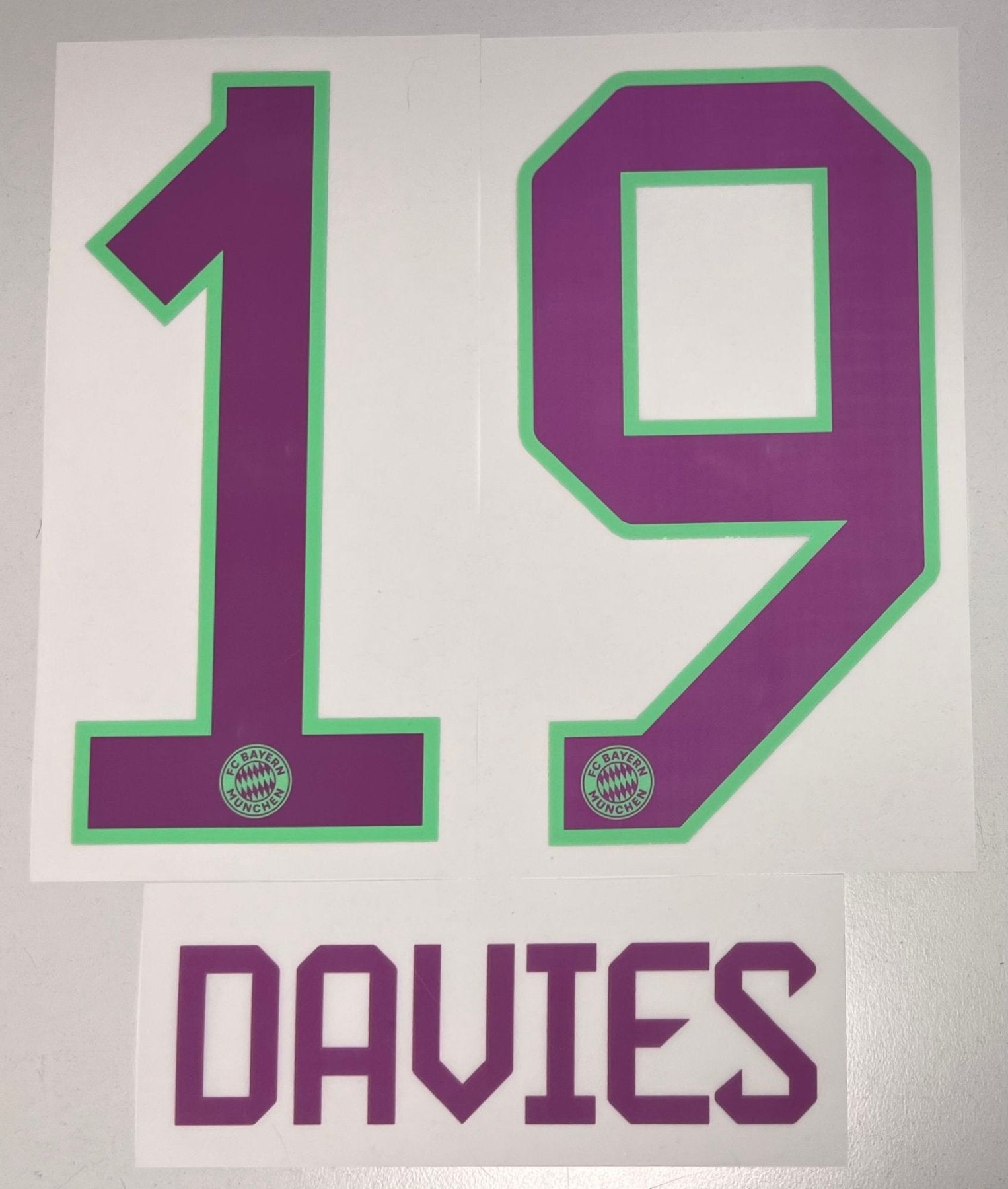 Original FC Bayern München Trikot - Flock 23cm - DAVIES 19 - sportiger.de