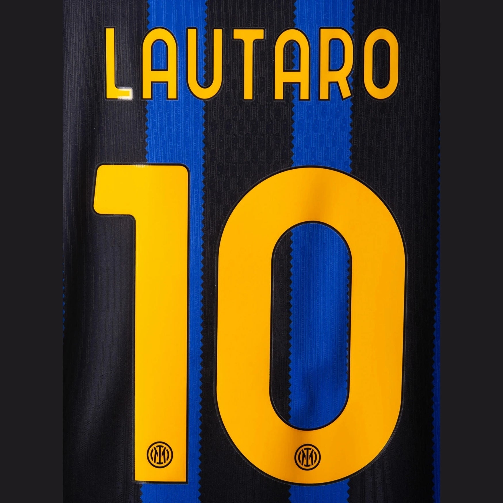Original Camiseta - Flocado INTER MILÁN Home 26 / 27 - 10 LAUTARO - sportiger.de